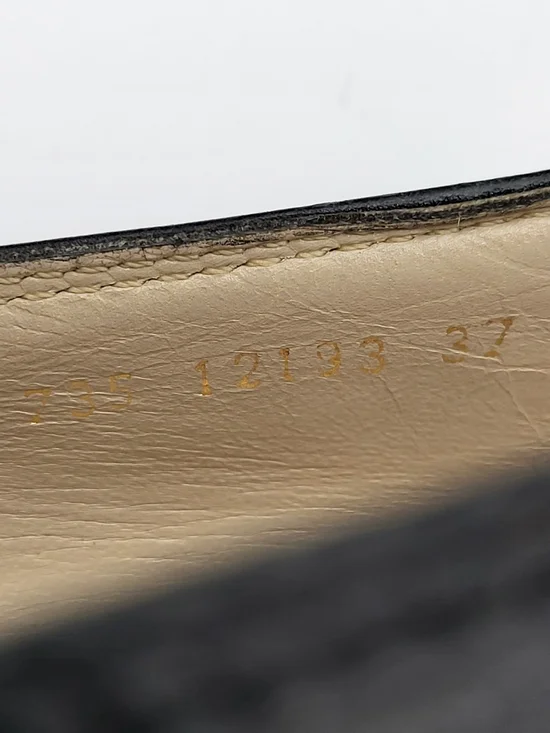 CHANEL Two-Tone Leather Loafers in Black & White. Authentic... - Picture 5 of 10